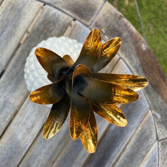 Pineapple Ceramic Figurine Statue White and Gold - Picture 4 of 6